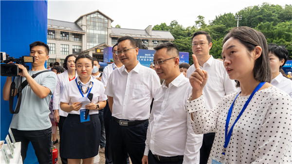 Image title Image title